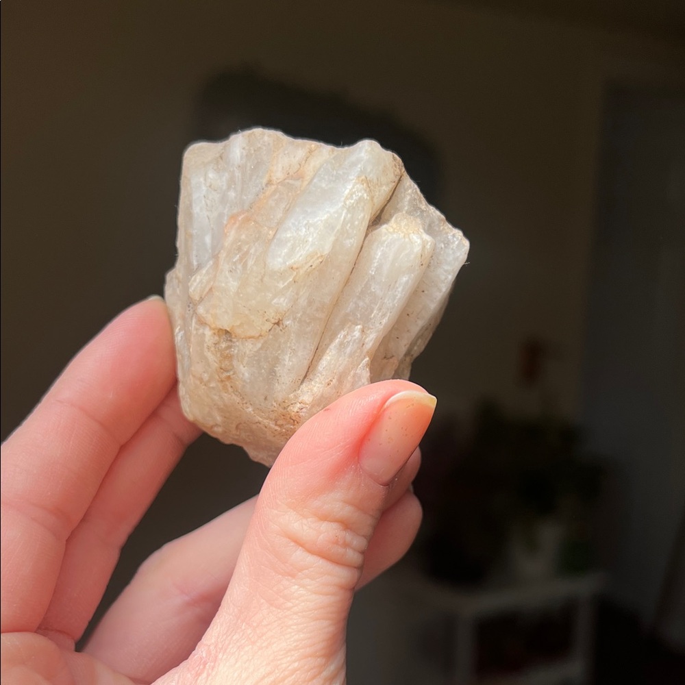 Natural Raw White Crystal quartz Chunk with visible columns